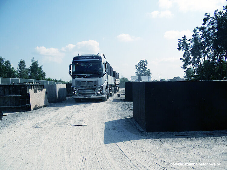 Transport szamb betonowych  w Krosnie Odrzańskim